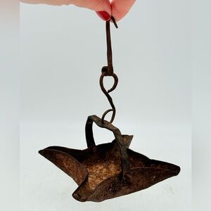 Primitive Antique 4-Wick Crusie Betty Lamp, greasy Bettie lamp, ship lamp